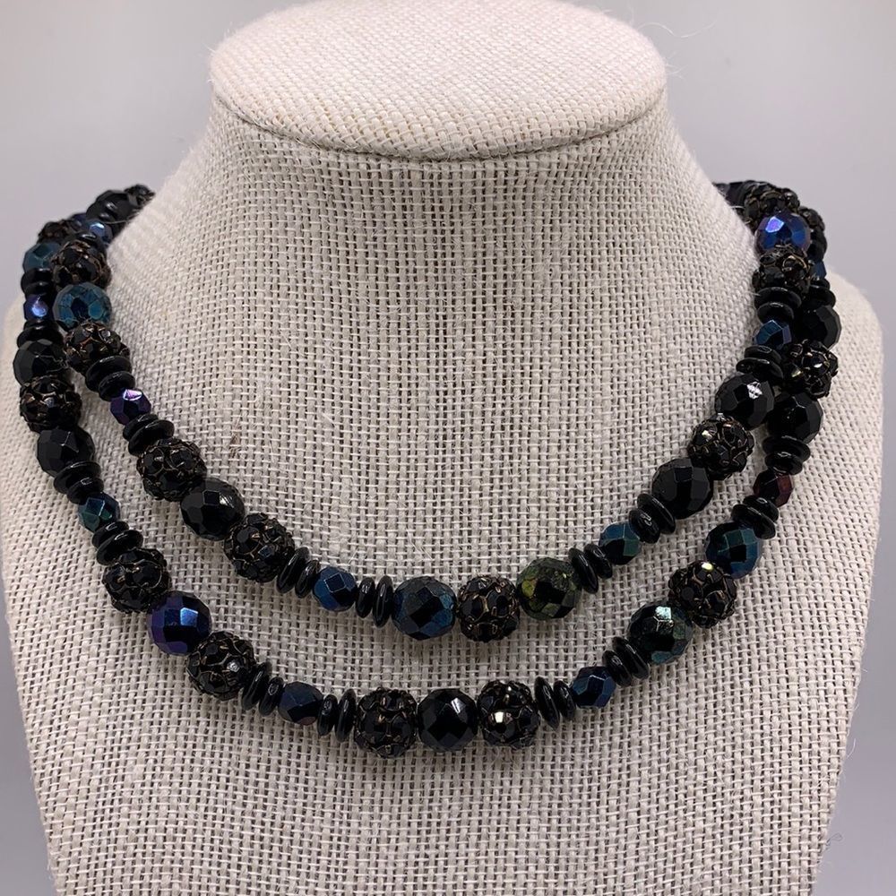 Vintage beaded necklace by DIVA